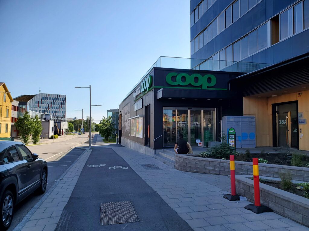 Coop-ruokakauppa Luulajan kaupungilla